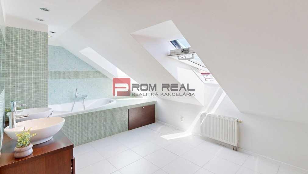 NA PRENÁJOM veľkometrážny 3-izbový byt s výmerou vyše 175m2 + terasa