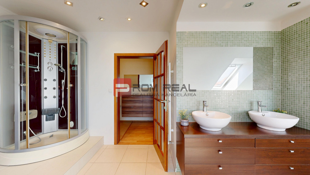 NA PRENÁJOM veľkometrážny 3-izbový byt s výmerou vyše 175m2 + terasa