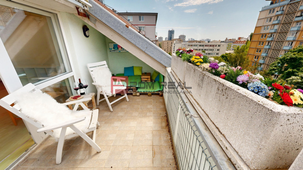 NA PRENÁJOM veľkometrážny 3-izbový byt s výmerou vyše 175m2 + terasa