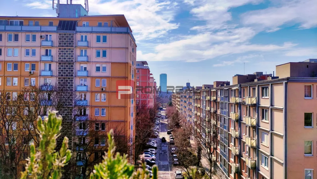 NA PRENÁJOM veľkometrážny 3-izbový byt s výmerou vyše 175m2 + terasa