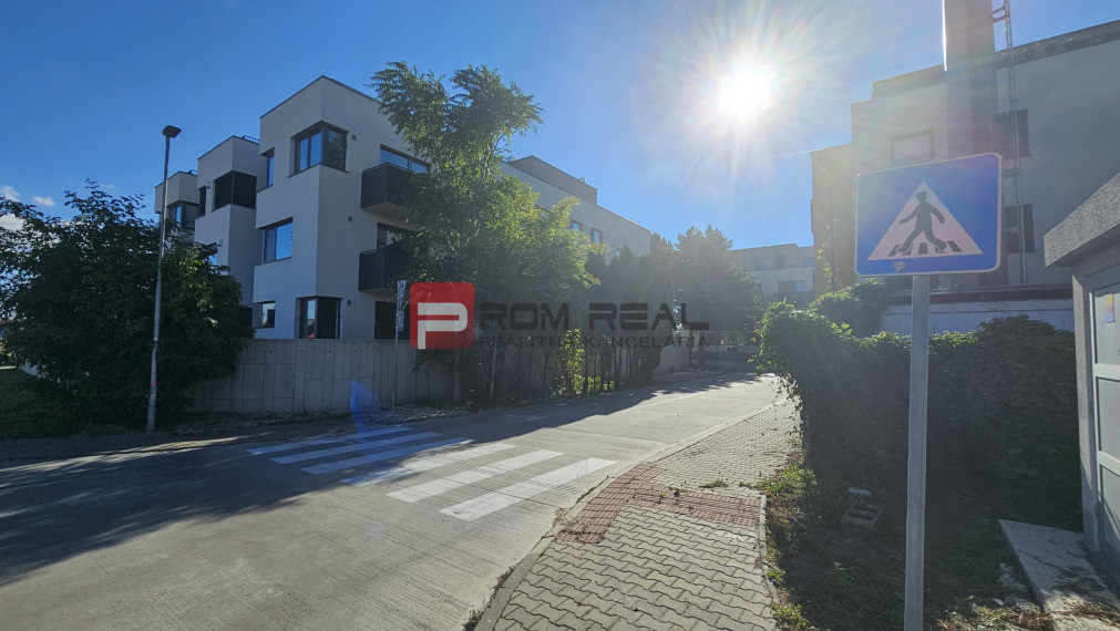 PRENAJATÉ Na prenájom 3 izbový byt s garážovým parkovaním Rovinka