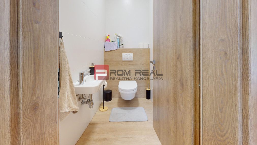 PRENAJATÉ Na prenájom 3 izbový byt s garážovým parkovaním Rovinka