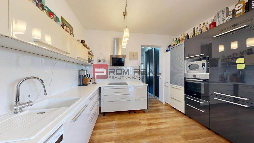 PREDAJ 4 izbový bungalov Slovenský grob