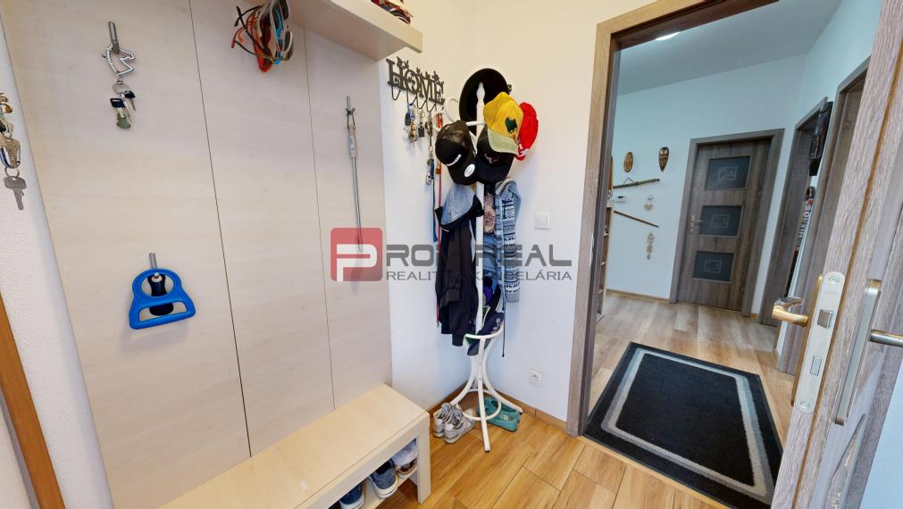 PREDAJ 4 izbový bungalov Slovenský grob