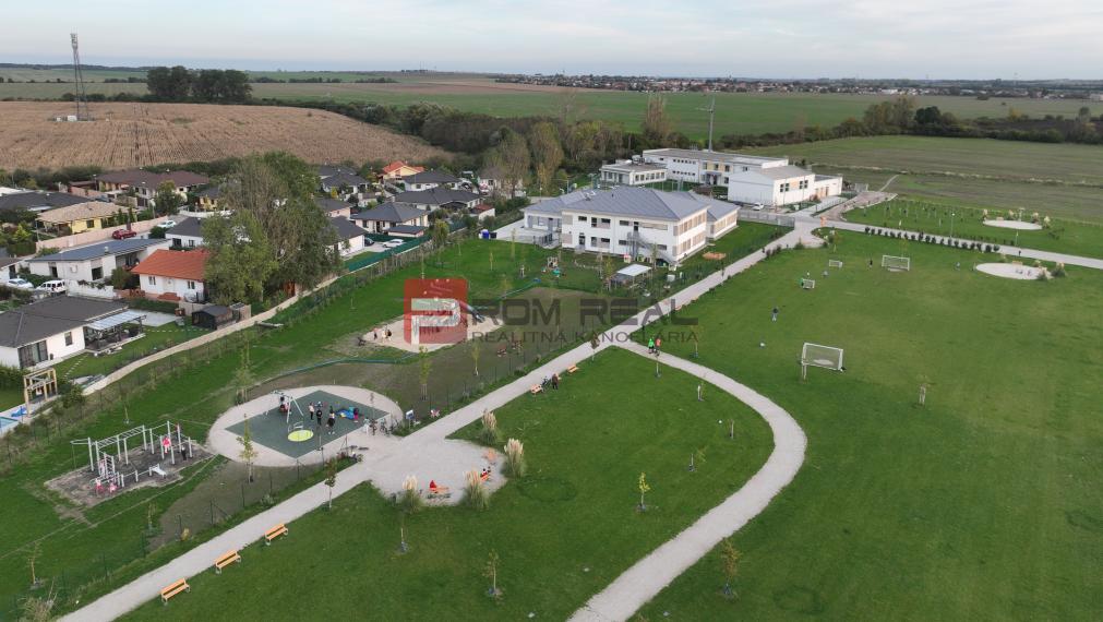 PREDAJ 4 izbový bungalov Slovenský grob