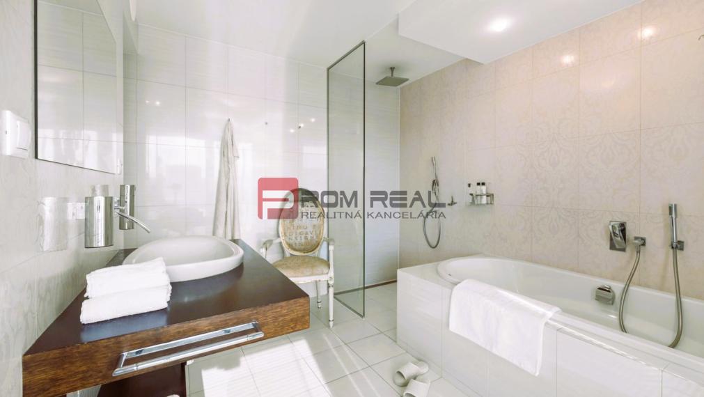 Veľkometrážny 5-izbový PENTHOUSE s PANORAMA výhľadom BA 🌇