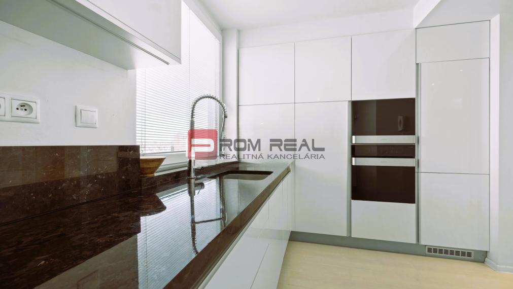 Veľkometrážny 5-izbový PENTHOUSE s PANORAMA výhľadom BA 🌇