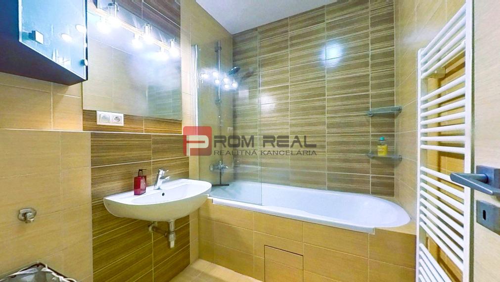 Veľkometrážny 2-izbový PENTHOUSE s PANORAMA výhľadom BA 🌇