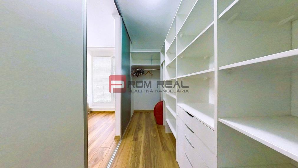 Veľkometrážny 2-izbový PENTHOUSE s PANORAMA výhľadom BA 🌇