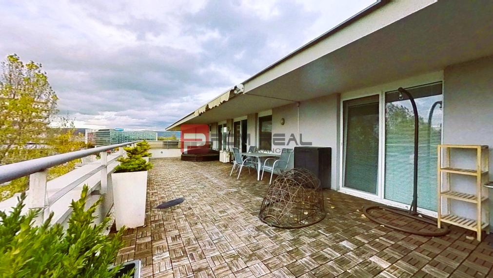 Veľkometrážny 2-izbový PENTHOUSE s PANORAMA výhľadom BA 🌇