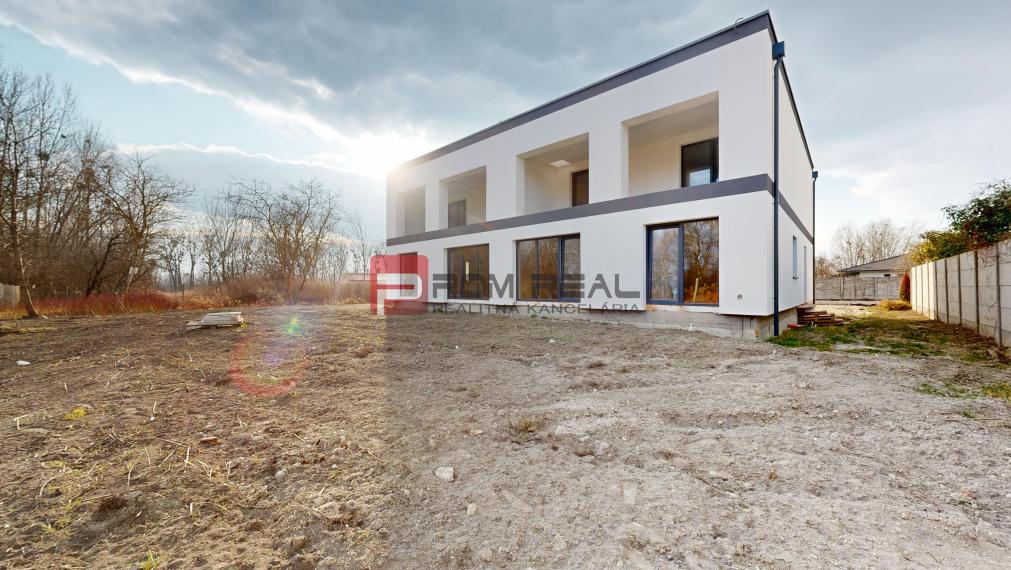 3D obhliadka - 5-izbový rodinný dom kúsok od Dunajskej Stredy