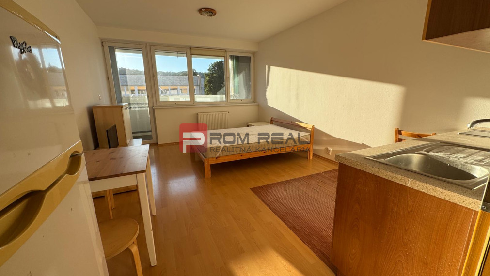 Exkluzivne Prenájom 1 izbový byt v KOPRIVNICI Dúbravka 3.p.