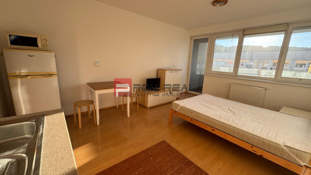 Exkluzivne Prenájom 1 izbový byt v KOPRIVNICI Dúbravka 3.p.