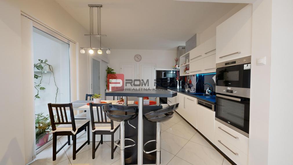 4-izbový rodinný dom s veľkým pozemkom v obci Igram