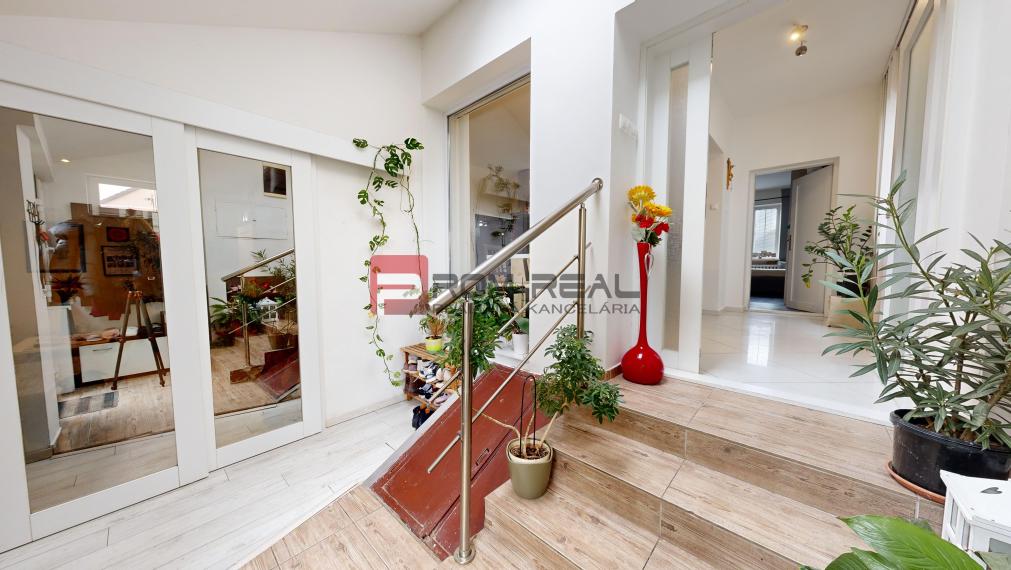 4-izbový rodinný dom s veľkým pozemkom v obci Igram