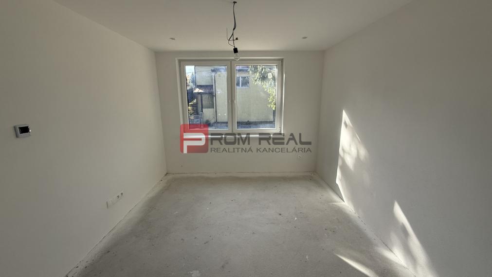 Úplne nový skolaudovaný dom v Slnečnom údolí Limbach 🌄