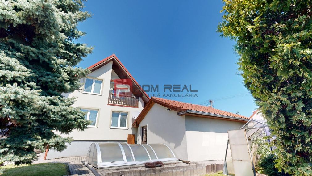 Na PREDAJ 5 izbový rodinný dom s bazénom Pezinok - Limbach