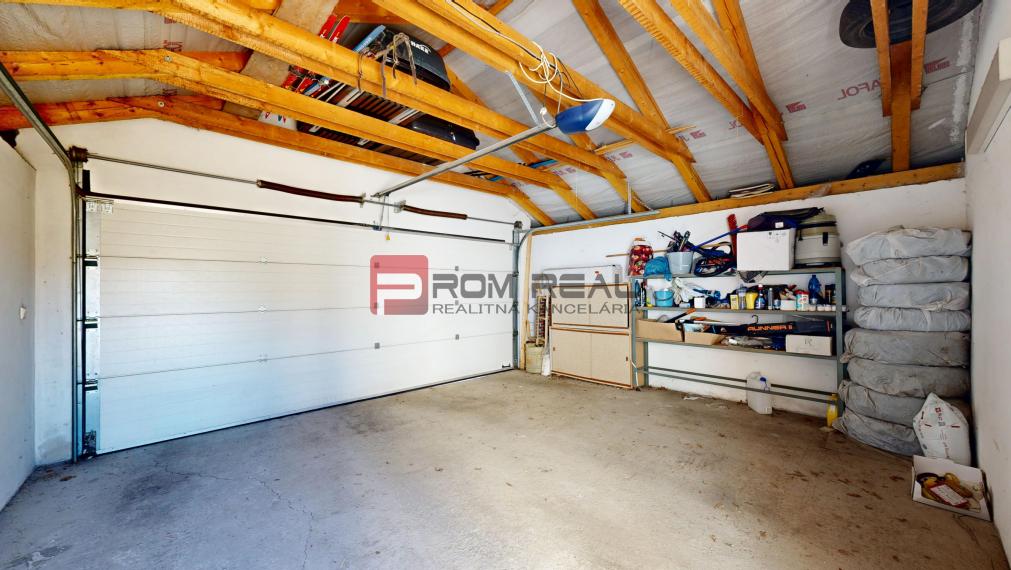 Na PREDAJ 5 izbový rodinný dom s bazénom Pezinok - Limbach