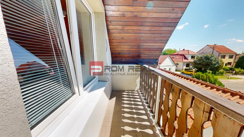 Na PREDAJ 5 izbový rodinný dom s bazénom Pezinok - Limbach