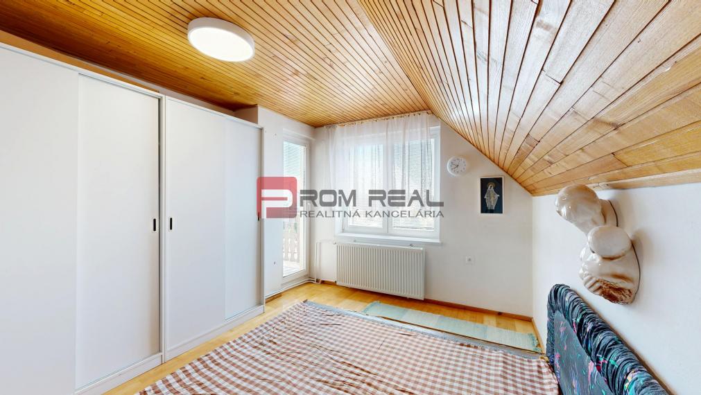 Na PREDAJ 5 izbový rodinný dom s bazénom Pezinok - Limbach