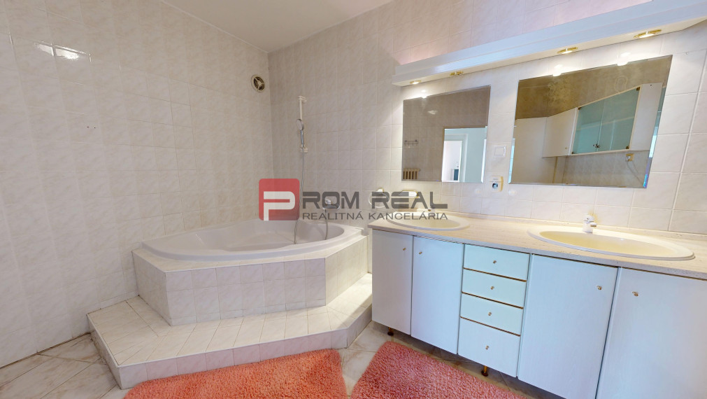 REZERVOVANE 3 izbový byt s parkovacím miestom na predaj