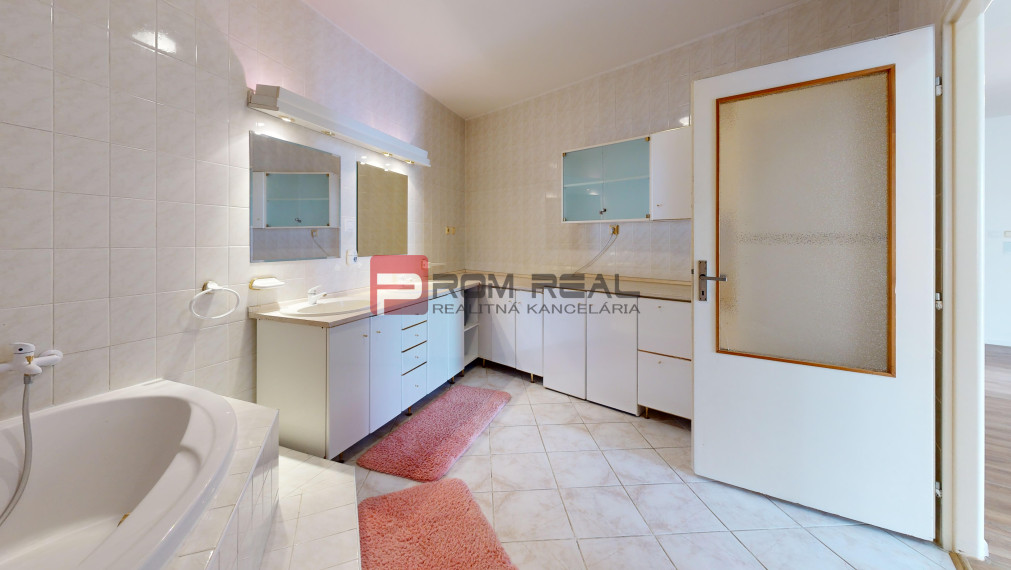 REZERVOVANE 3 izbový byt s parkovacím miestom na predaj