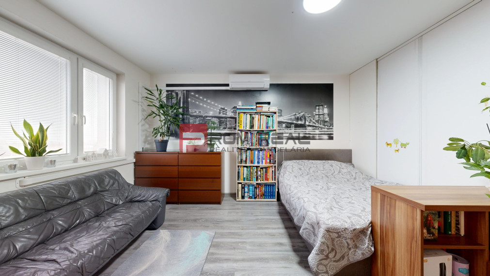 REZERVOVANÉ veľkého 3 izbového bytu