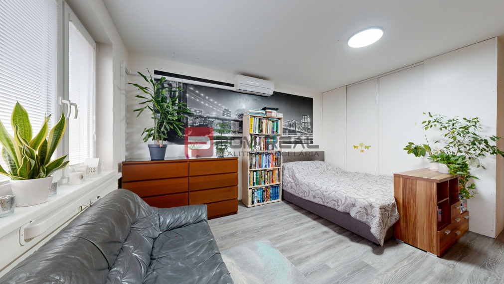 REZERVOVANÉ veľkého 3 izbového bytu