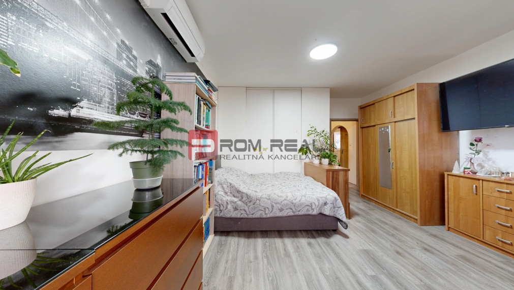 REZERVOVANÉ veľkého 3 izbového bytu