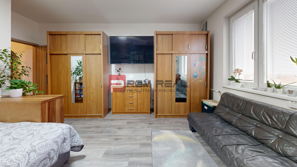 REZERVOVANÉ veľkého 3 izbového bytu