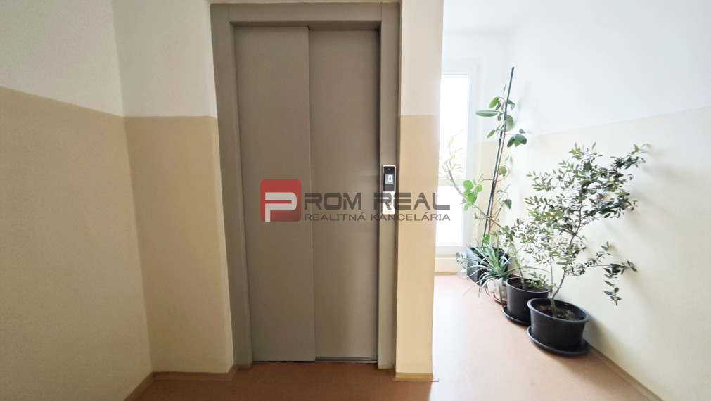 REZERVOVANÉ veľkého 3 izbového bytu