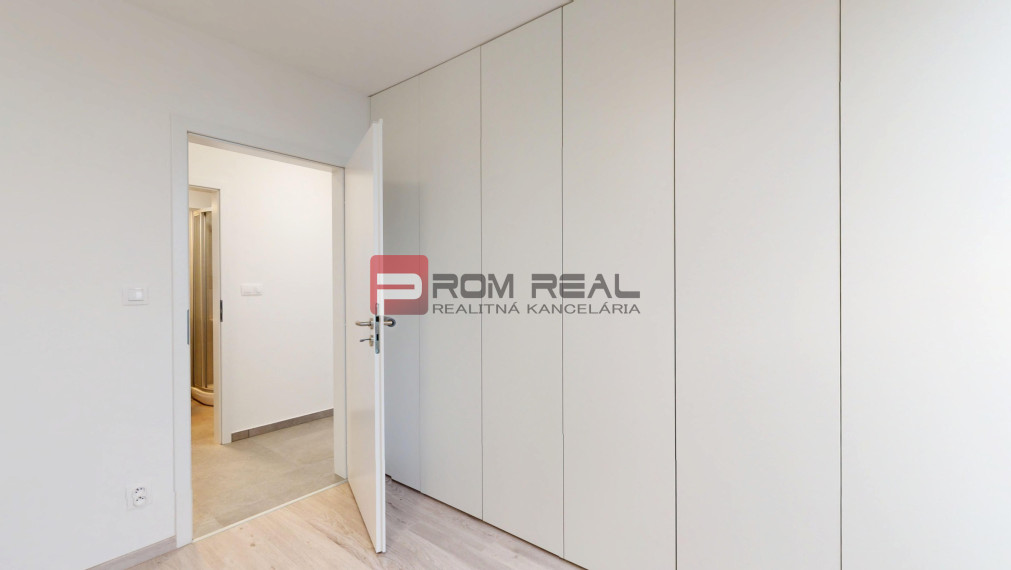 Na prenájom 2 izbový byt Ivanka pri Dunaji s parkovaním