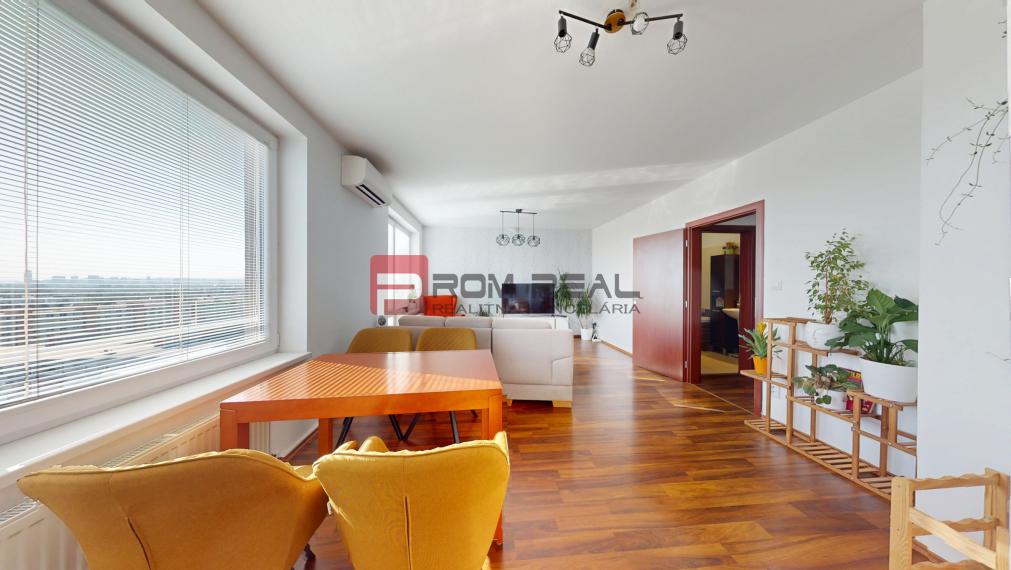 Svetlý 2i byt s dvomi balkónmi a parkovaním P. Biskupice