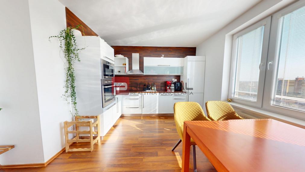 Svetlý 2i byt s dvomi balkónmi a parkovaním P. Biskupice