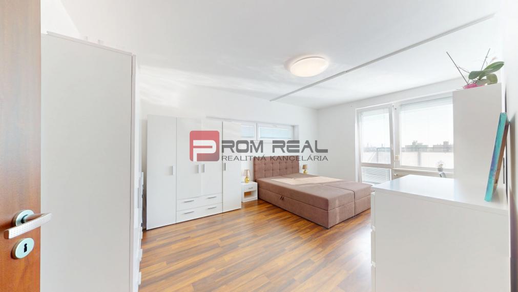 Svetlý 2i byt s dvomi balkónmi a parkovaním P. Biskupice