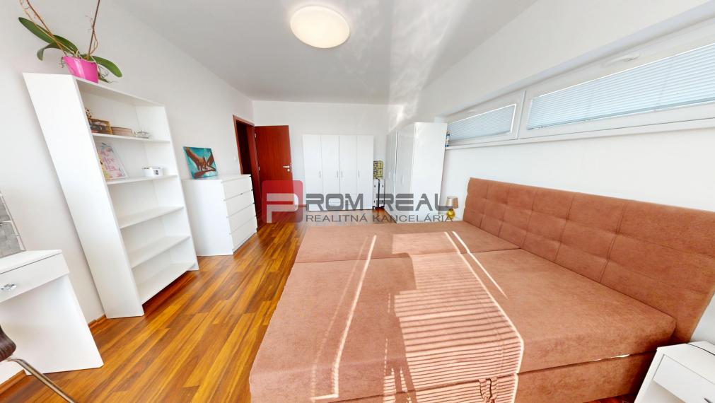 Svetlý 2i byt s dvomi balkónmi a parkovaním P. Biskupice