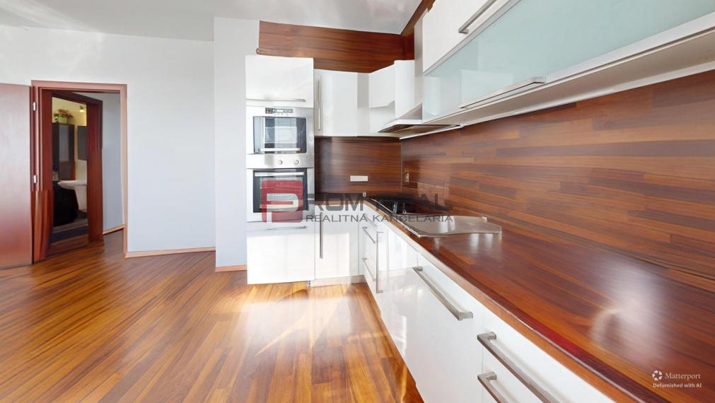 Svetlý 2i byt s dvomi balkónmi a parkovaním P. Biskupice