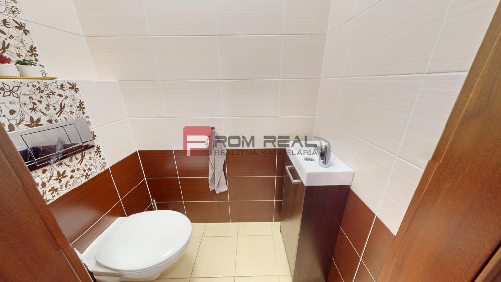 Svetlý 2i byt s dvomi balkónmi a parkovaním P. Biskupice