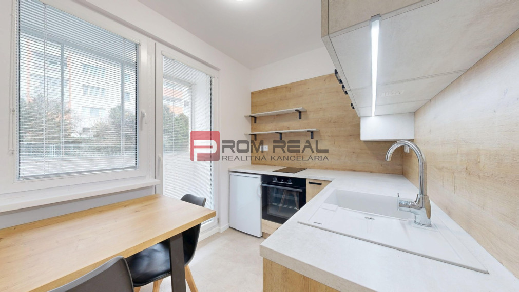 Kompletne zrekonštruovaný byt s balkónom