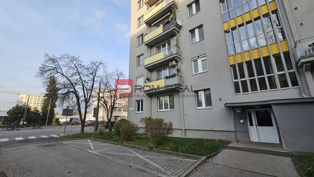 Na predaj 3 izbový byt vo vyhľadávanej lokalite Ružinova