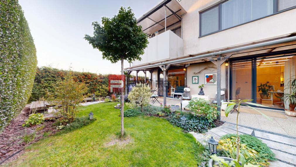 Exkluzívne na predaj krásny 3-izb.byt s dizajnovou záhradou a parkovaním vo Hviezdoslavove