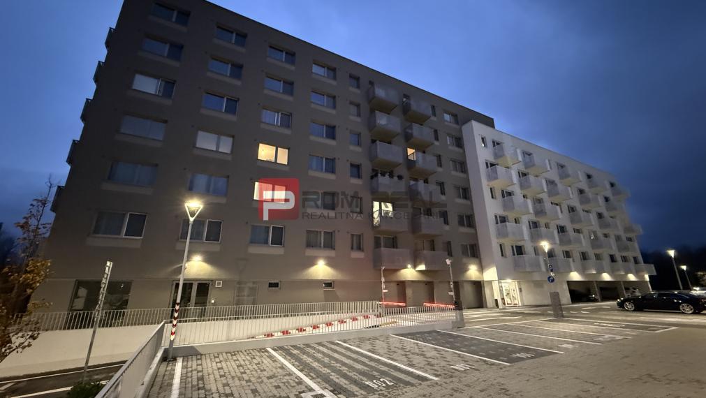 PRENÁJOM 3-izbový byt Ovocné sady BA Ružinov parking v cene