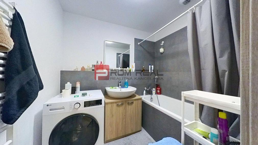 PRENÁJOM 3-izbový byt Ovocné sady BA Ružinov parking v cene