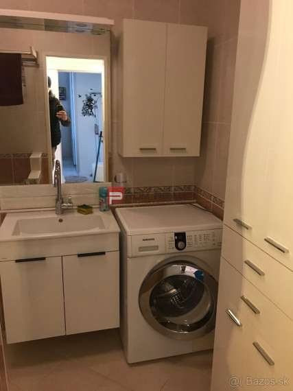 PRENÁJOM, 1i Byt,  Svätoplukova ulica, Pezinok