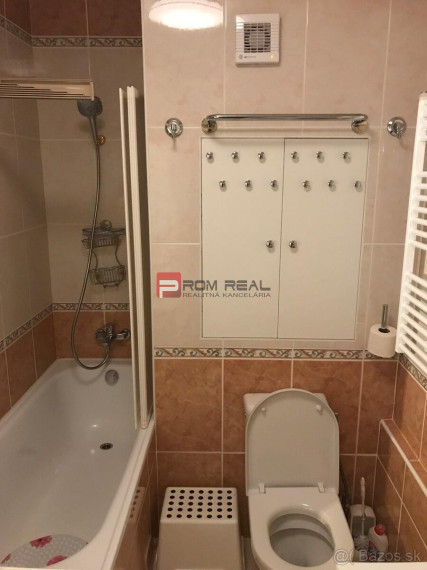 PRENÁJOM, 1i Byt,  Svätoplukova ulica, Pezinok