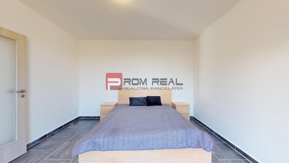 Na PREDAJ  5 izbový rodinný dom s nádherným výhľadom a garážou