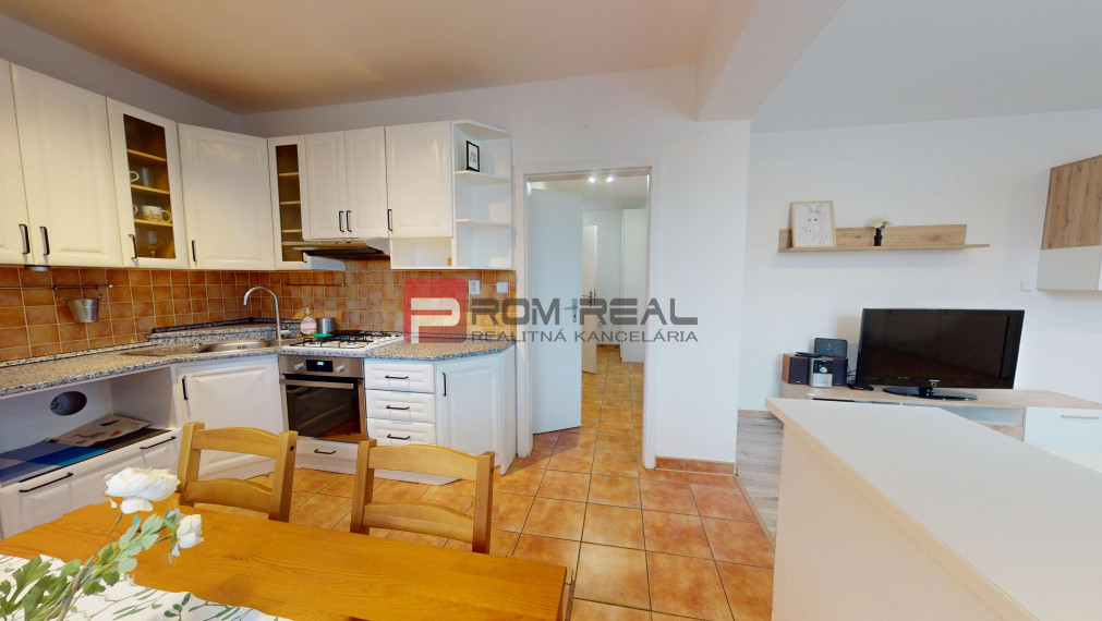 Na prenájom zariadený, svetlý 2 izbový byt s balkónom