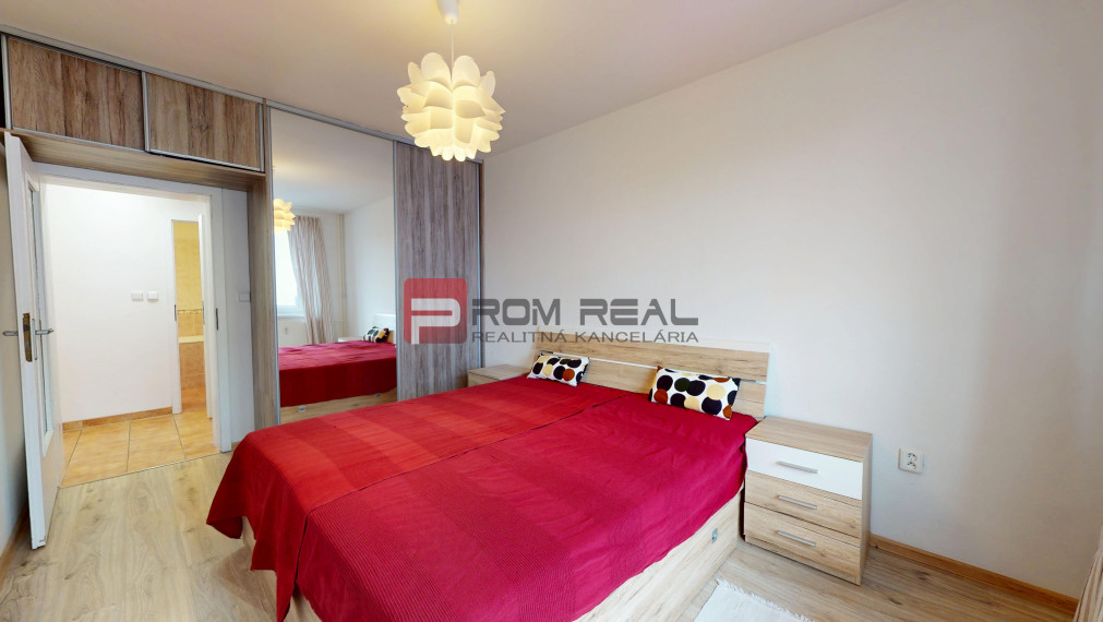 Na prenájom zariadený, svetlý 2 izbový byt s balkónom