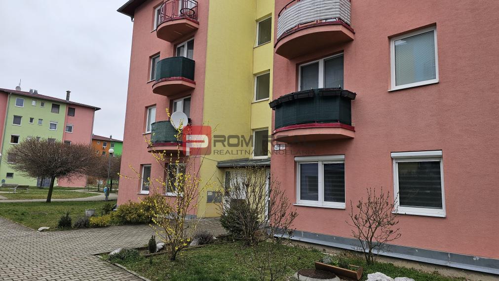 Na prenájom zariadený, svetlý 2 izbový byt s balkónom