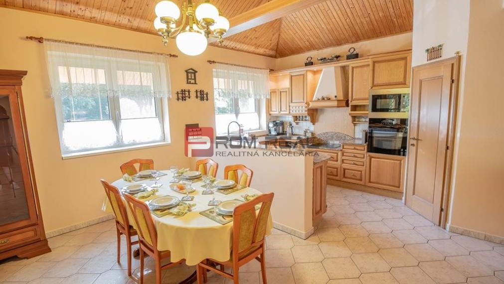 7-izbové sídlo v lyžiarskom raji⛷️v srdci Slovenska ❤️